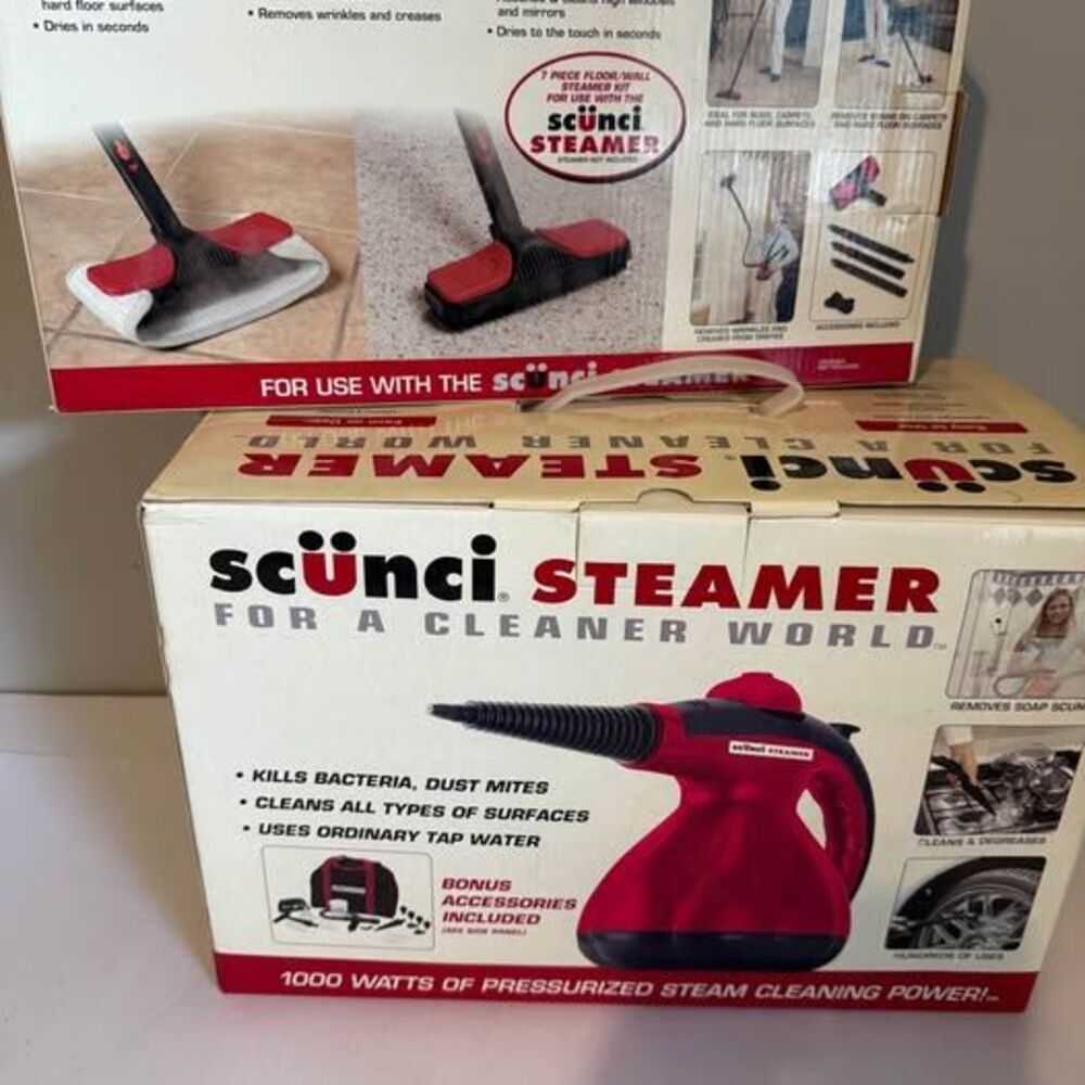 Scünci Steamer with Floor Steamer Kit. New In Box